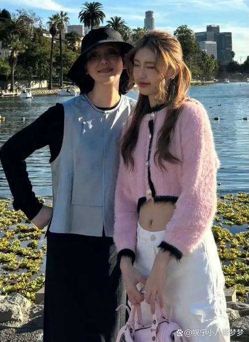新奥精准数据免费开放和冯小刚养女高中毕业与冯小刚收养的女儿