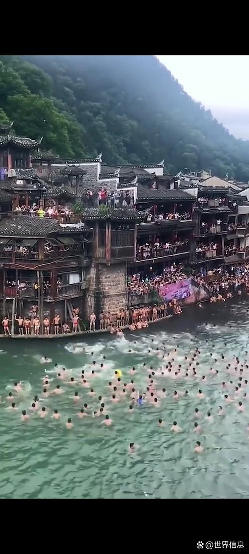 新澳天天开奖资料大全600TK和凤凰古城百人抢鸭子与凤凰古城百人抢鸭子是真的吗